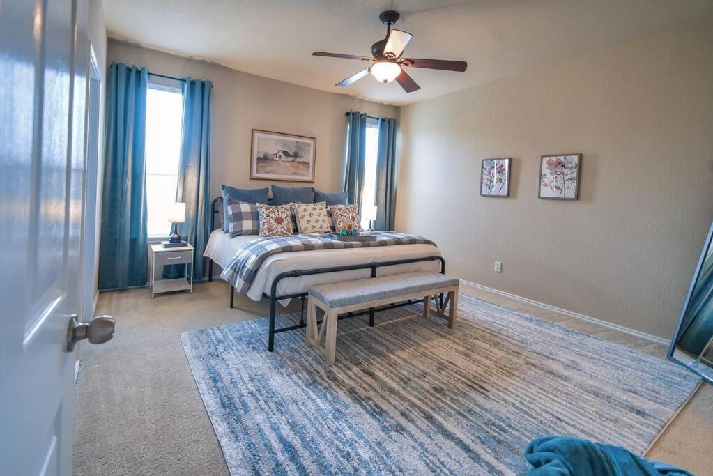 Cozy - Seaworld, Six Flags, Bmt Cup, Lackland